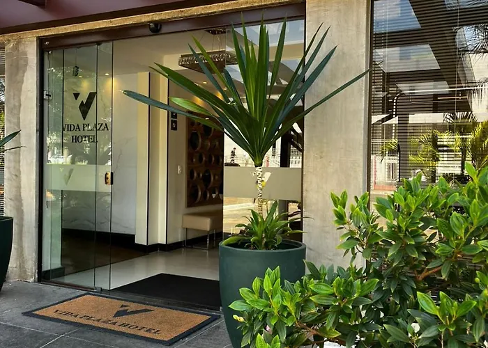 Vida Plaza Hotel