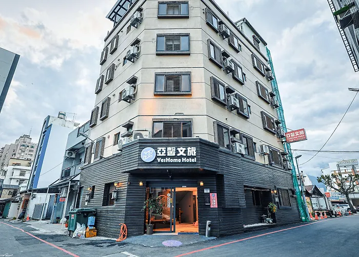 亞馨文旅 近東大門夜市 有免費停車場 可自助入住 訂房請加官方line