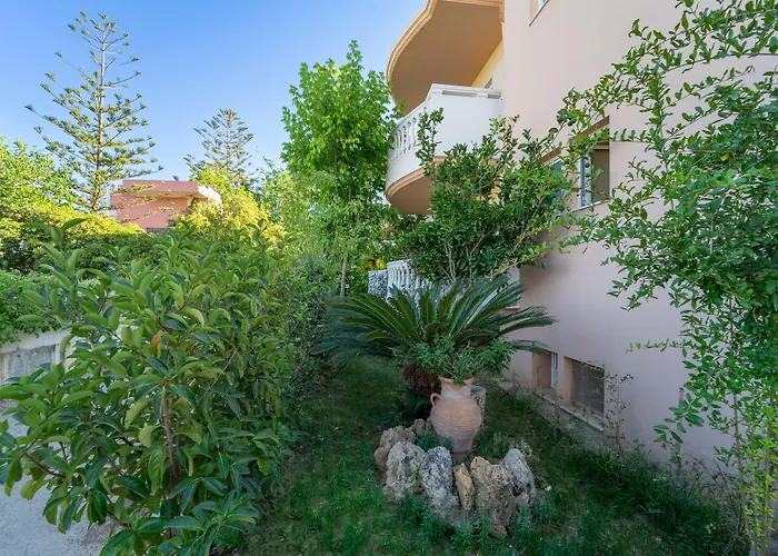 Golden Rose Suites
