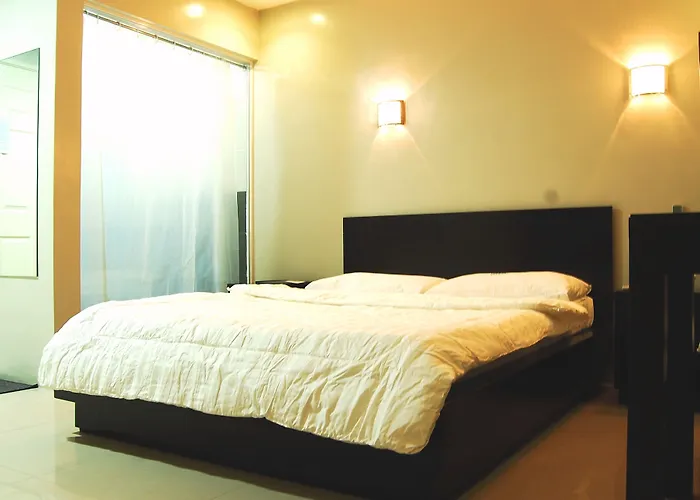 Rumi Apartelle Hotel
