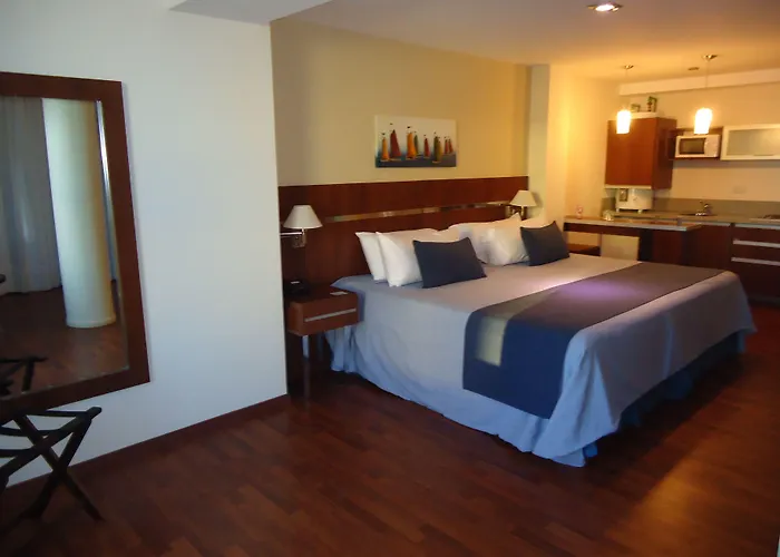 Puerto Amarras Hotel & Suites