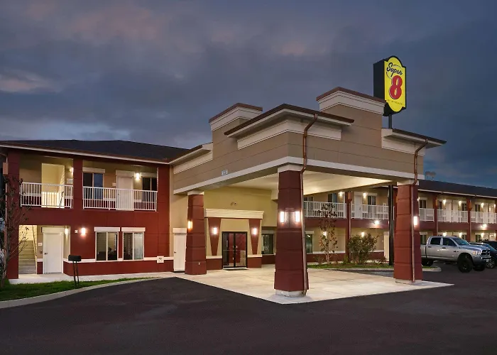 Super 8 By Wyndham Karnes City