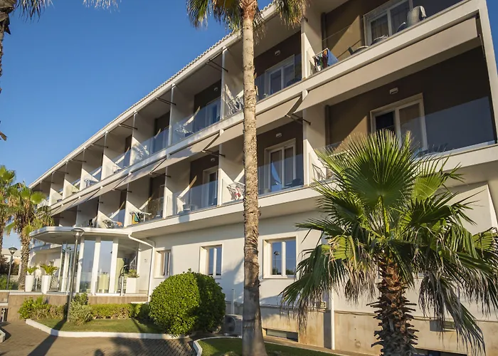 Ticho'S Greenblu Hotel