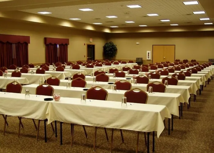 Fossil Creek Hotel & Suites