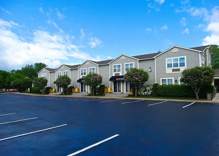 Amsterdam Inn & Suites Sussex
