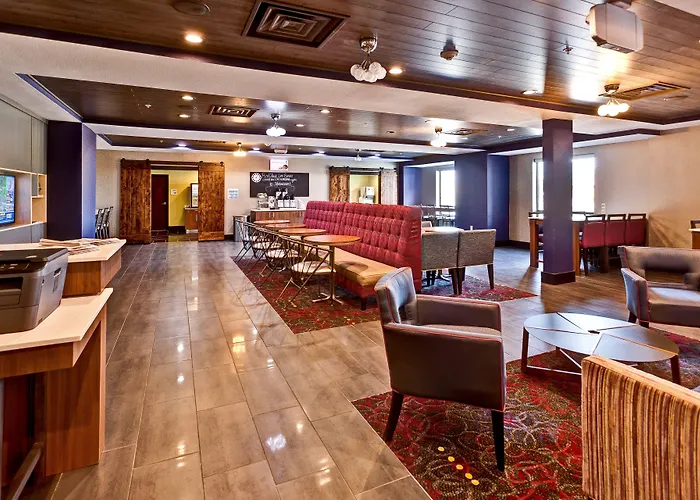 Holiday Inn Express Hutchison By Ihg