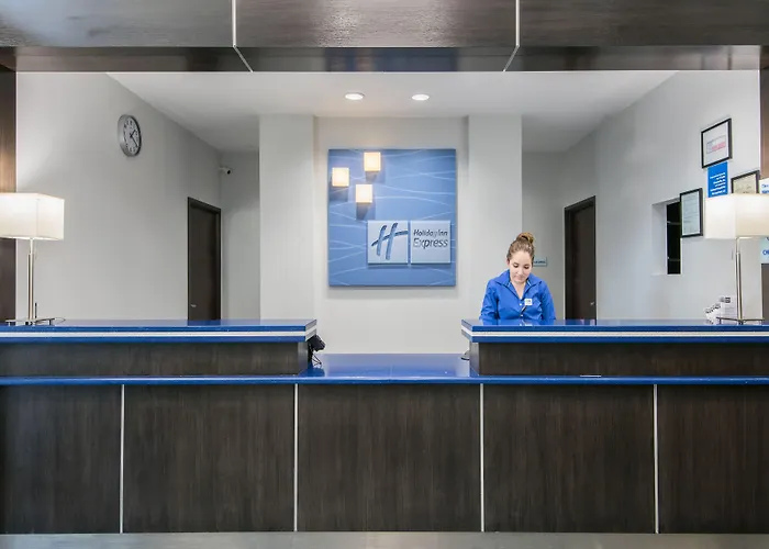 Holiday Inn Express And Suites Houston North - Iah Area By Ihg