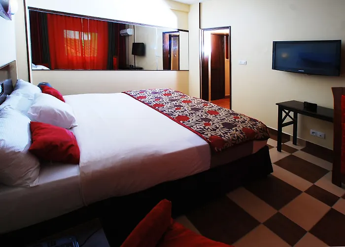 Yaahot Hotel