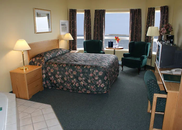 Shallow Bay Motel & Cabins Conference Centre
