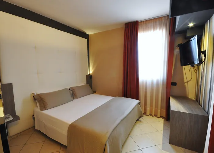Planet Hotel