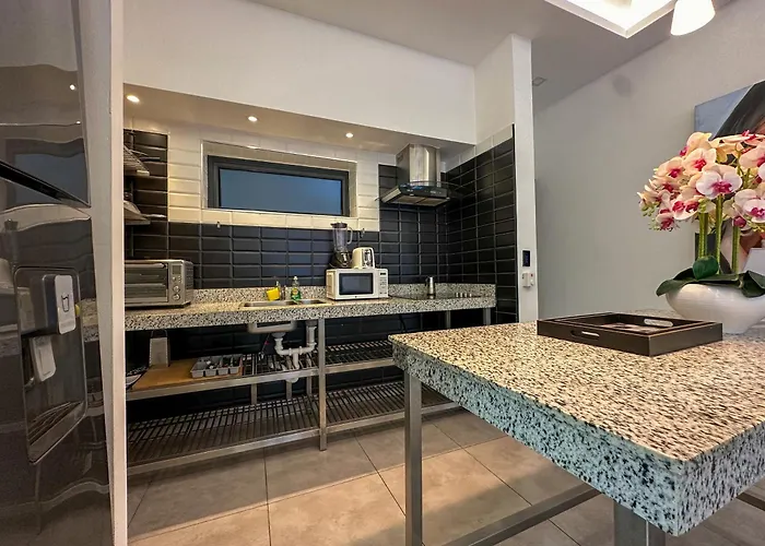 Instyle Residences At Rizz Suites