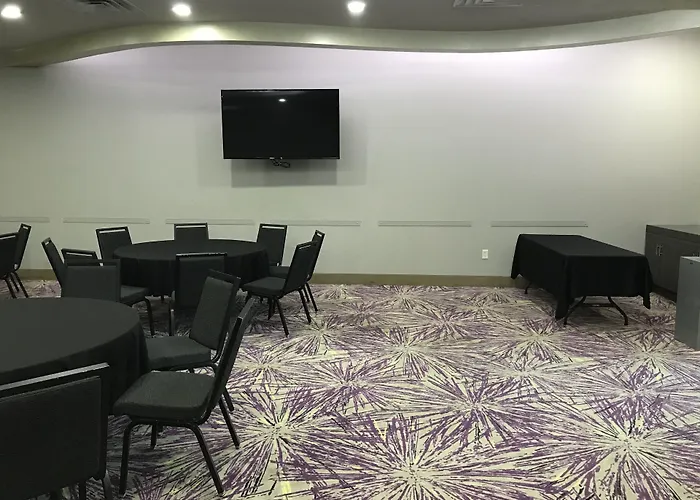 Holiday Inn Express & Suites Garland E - Lake Hubbard I30 By Ihg