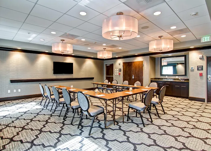 Hampton Inn & Suites Bellevue Downtown/Seattle