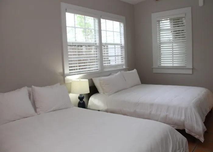 L'Habitation Guesthouse- Adult Exclusive