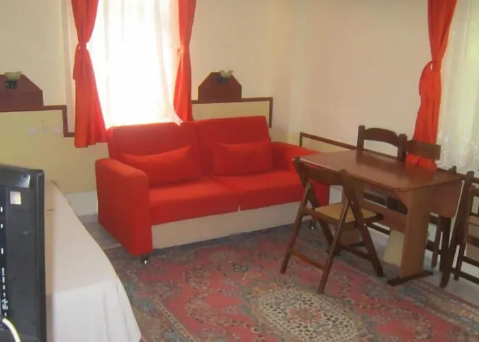 Red Rose Hotel