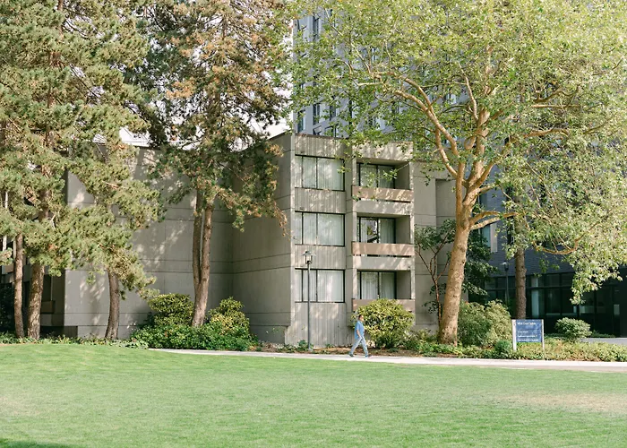 West Coast Suites At Ubc
