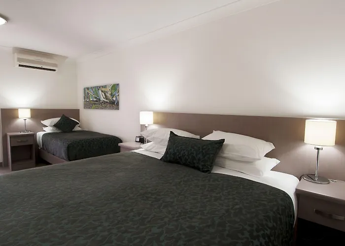 Loxton Community Hotel Motel