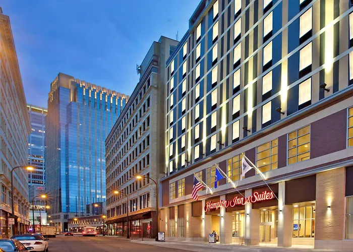 Hampton Inn & Suites - Minneapolis/Downtown