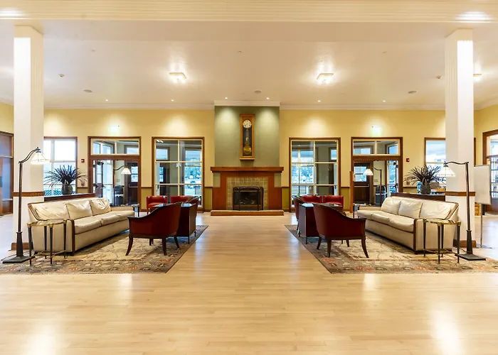 Mammoth Hot Springs Hotel