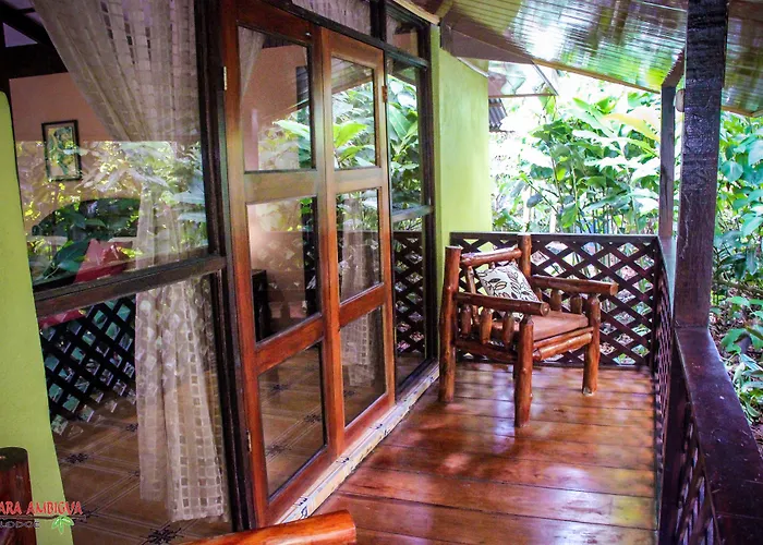 Ara Ambigua Lodge