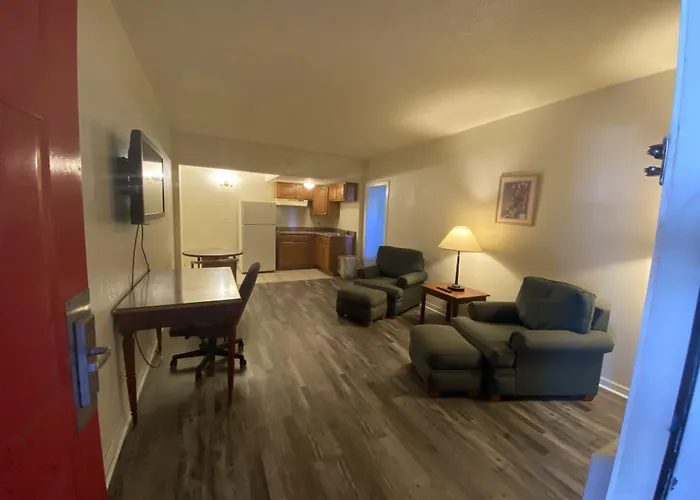 Traveler'S Place Inn & Suites