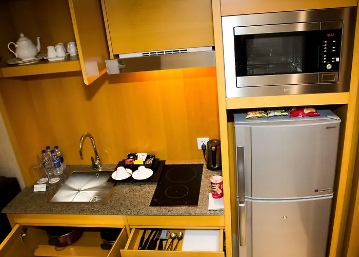 Lakeshore Suites, Banani