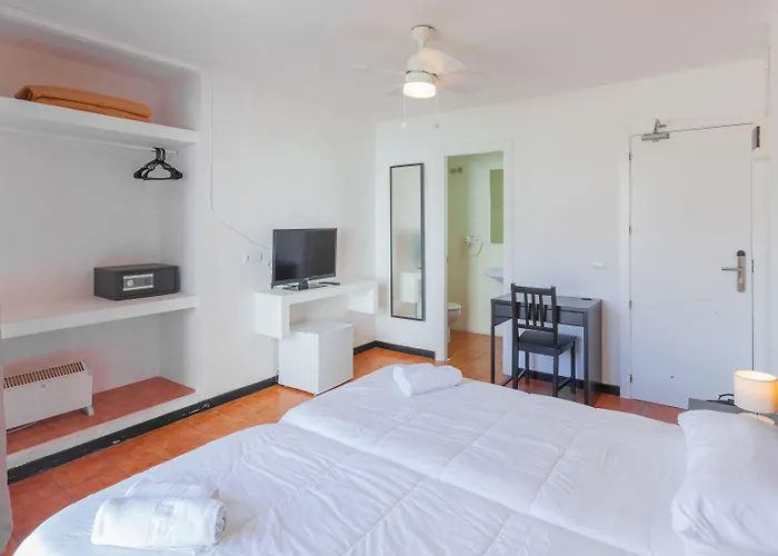 Hostal Balearic (Adults Only)