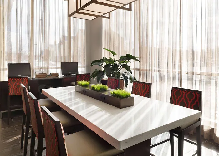Embassy Suites By Hilton Chicago Naperville