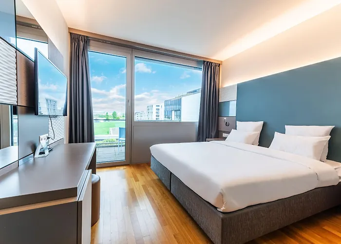 Discovery Hotel 3* Superior