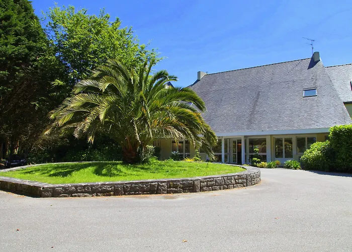 Logis Latitude Ouest Hotel Restaurant & Spa