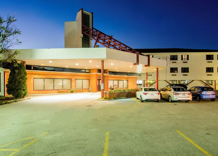 Sinbads Hotel & Suites