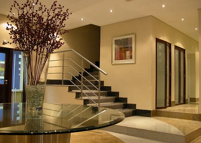 Hotel 2001