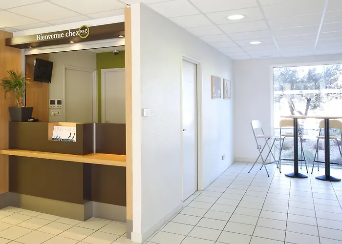B&B HOTEL Marseille Aéroport Saint-Victoret