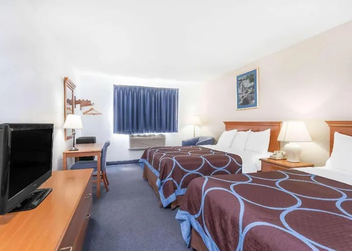 Super 8 By Wyndham Montgomery Maybrook