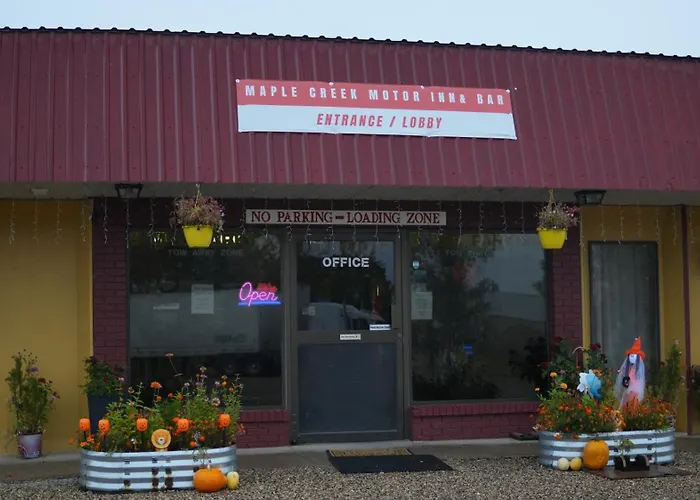 Maple Creek Motor Inn