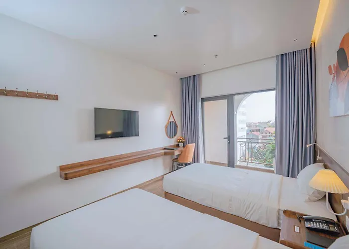 Rosalie Quang Binh Hotel