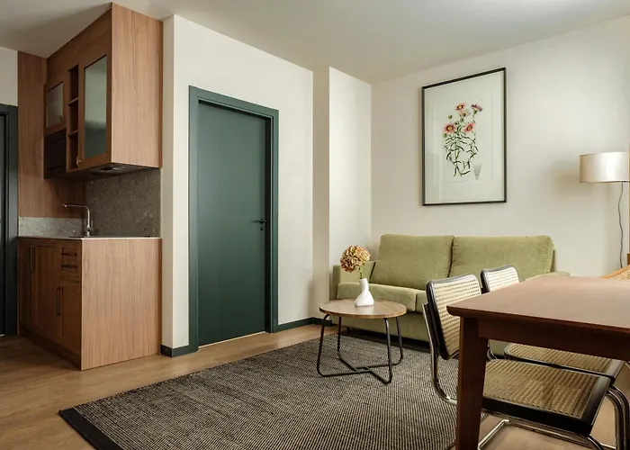 Batimont Suites & Apartments