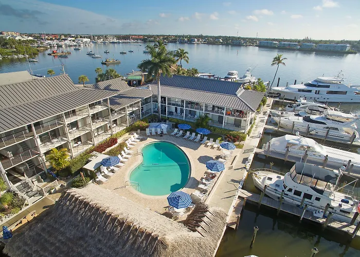 Cove Inn On Naples Bay
