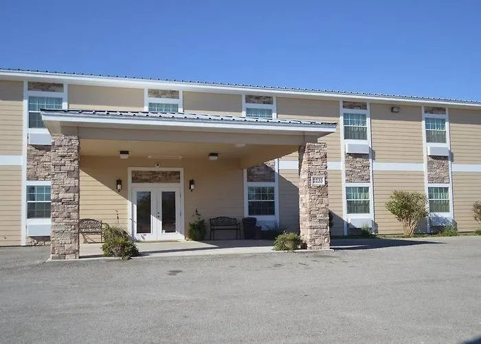 Econo Lodge Inn & Suites