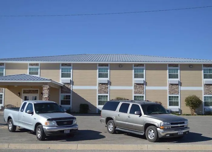 Econo Lodge Inn & Suites