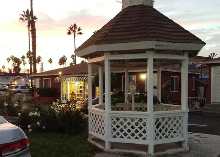 Oceanside Inn & Suites