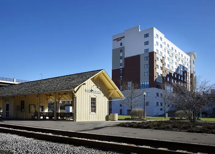Courtyard By Marriott Akron Downtown