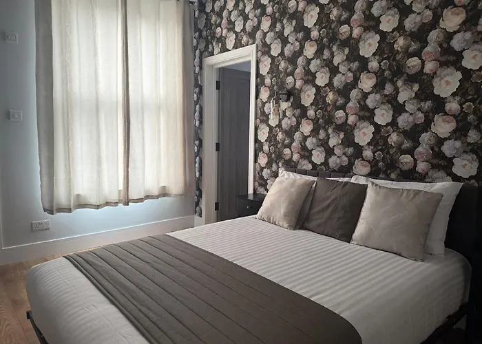 Sarah Hotel