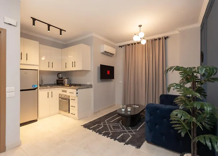 Travelholic Residence Near Mivida