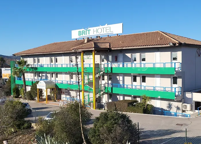 Brit Hotel Essentiel Sète / Balaruc