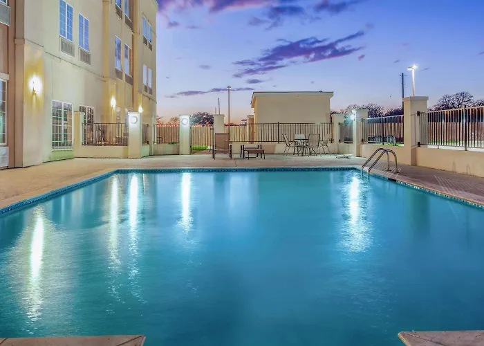 La Quinta By Wyndham Luling