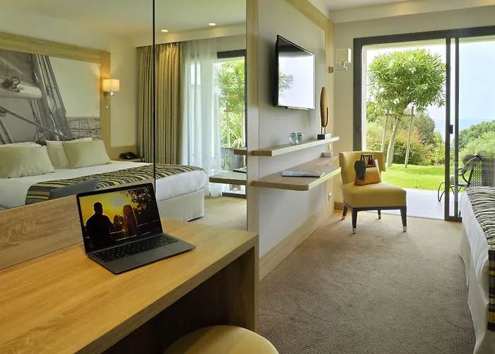 Davia Hotel