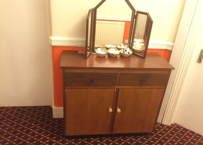Welbeck Hotel - Close To Beach, Train Station & Southend Airport