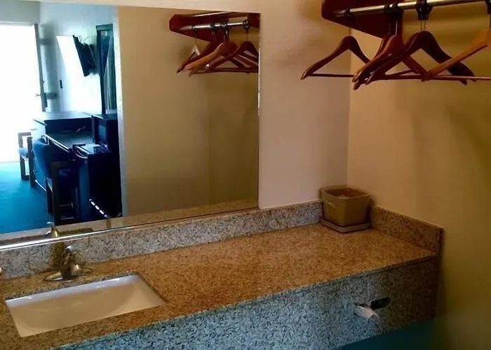 Coral Roc Motel