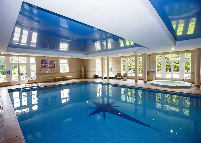 Shaw Hill Hotel Golf And Country Club